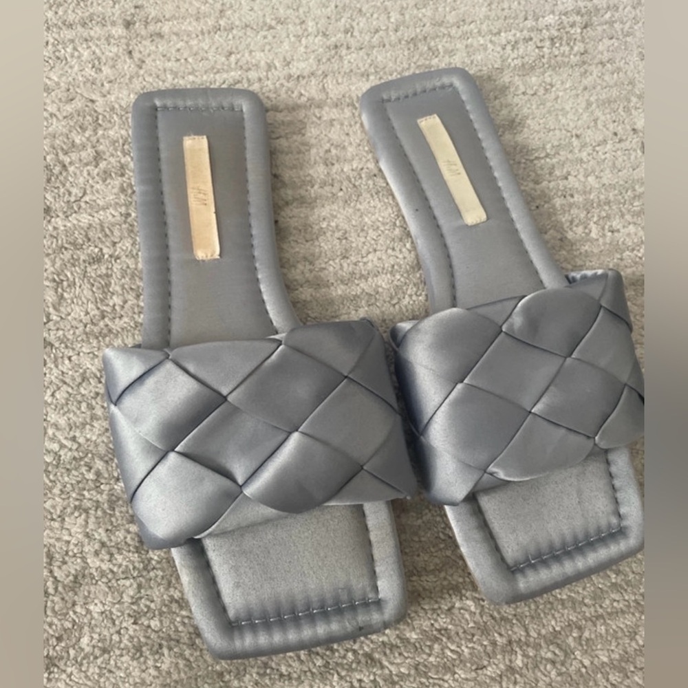 H&M slides